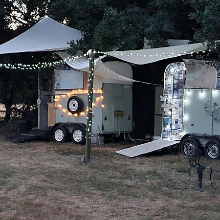 Glamping In Style, Prospector Tent ครอว์ลีย์ ภายนอก รูปภาพ